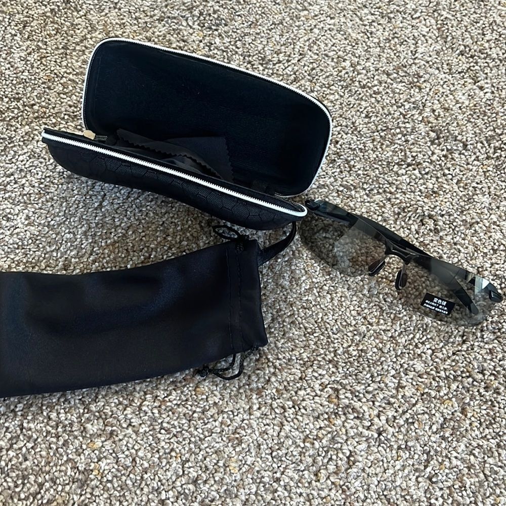 ( Sunglasses & Case) Men’s Sunglasses